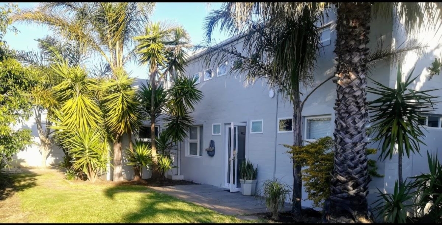 5 Bedroom Property for Sale in Parklands Western Cape